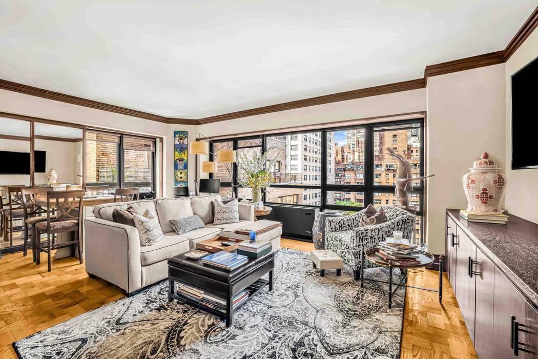 Spacious and bright, corner 1 bedroom with 991 square feet and 1.