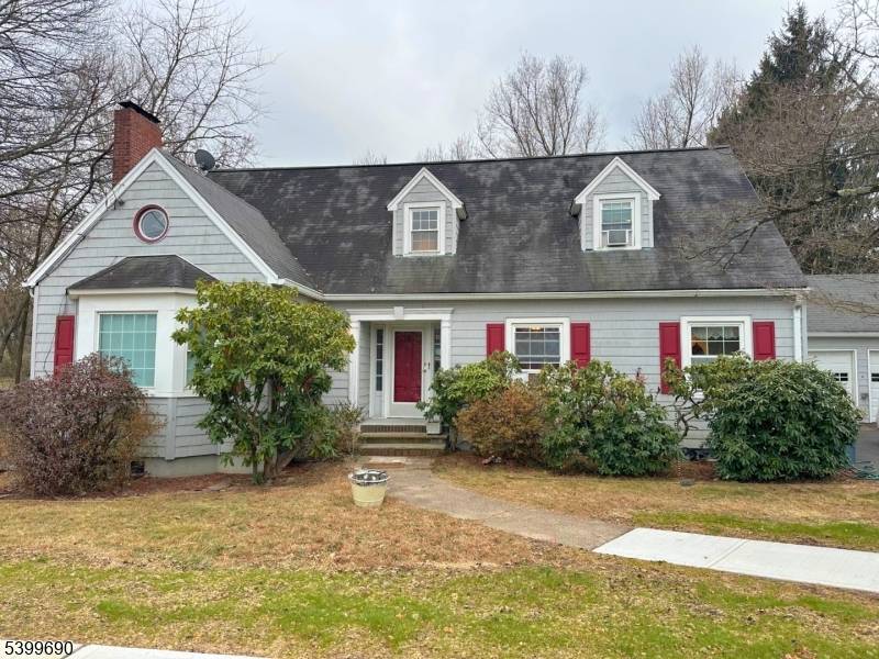 Beautifully renovated Single Family home with a huge private backyard !