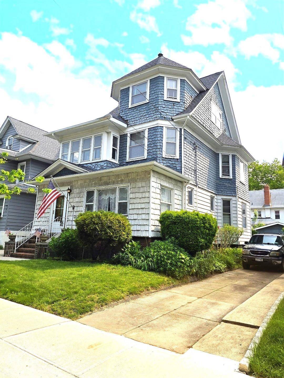 Welcome to this distinguished Victorian style single family home, perfectly situated on a 40X100 lot in the heart of Woodhaven along a charming tree lined block.