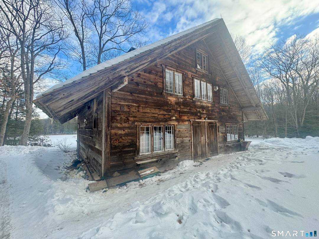 RARE RENTAL OPPORTUNITY PRIVATE TIMBER FRAME RETREAT ON 32 ACRES Tucked away on over 32 secluded acres in New Hartford, this extraordinary post and beam home offers a living experience ...