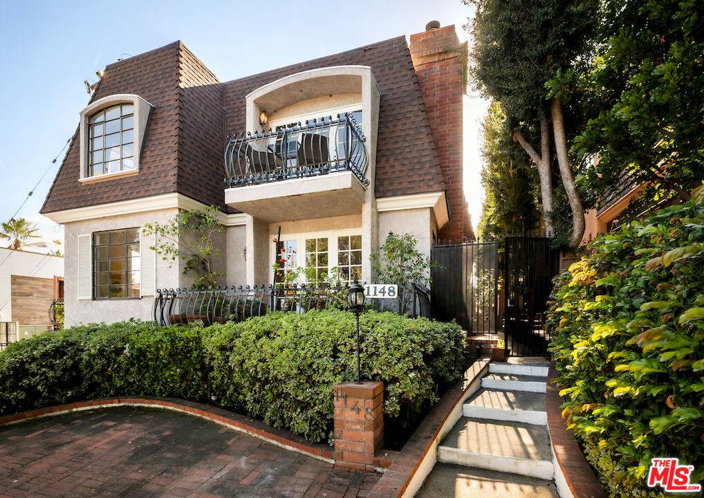 1148   Chelsea Ave 4BR Santa Monica La