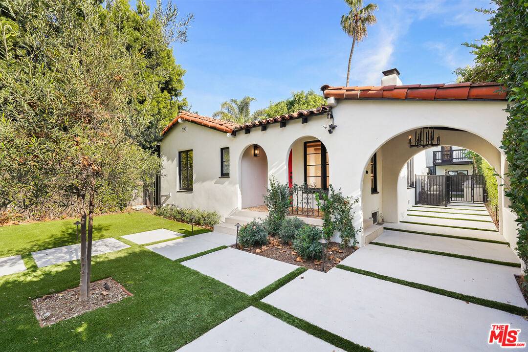 318 Huntley Dr 3BR Beverly Grove La