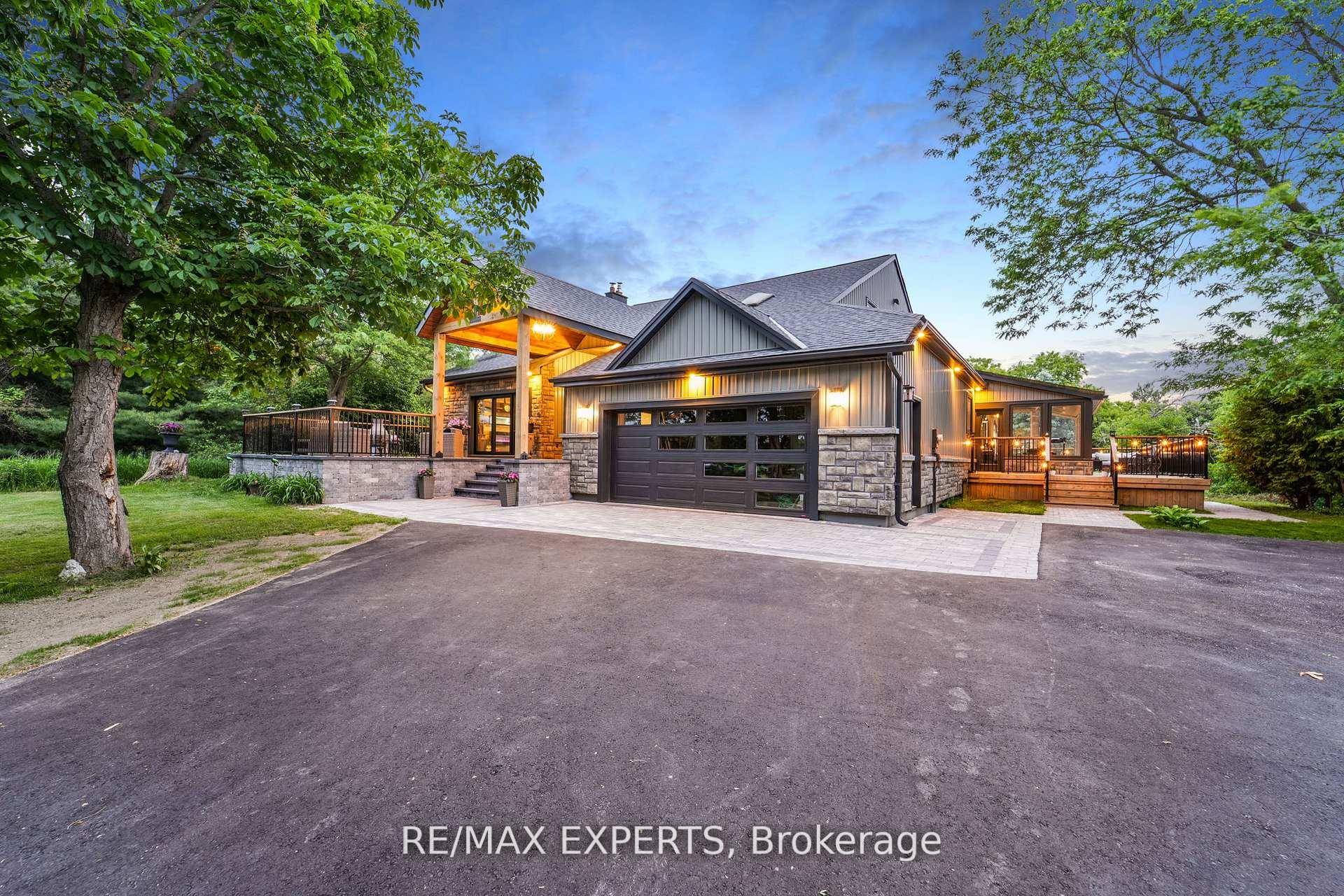 Welcome to this stunning 5 bed, 3.