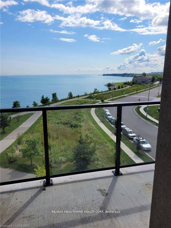 Rare Lakefront Lakeview unit.