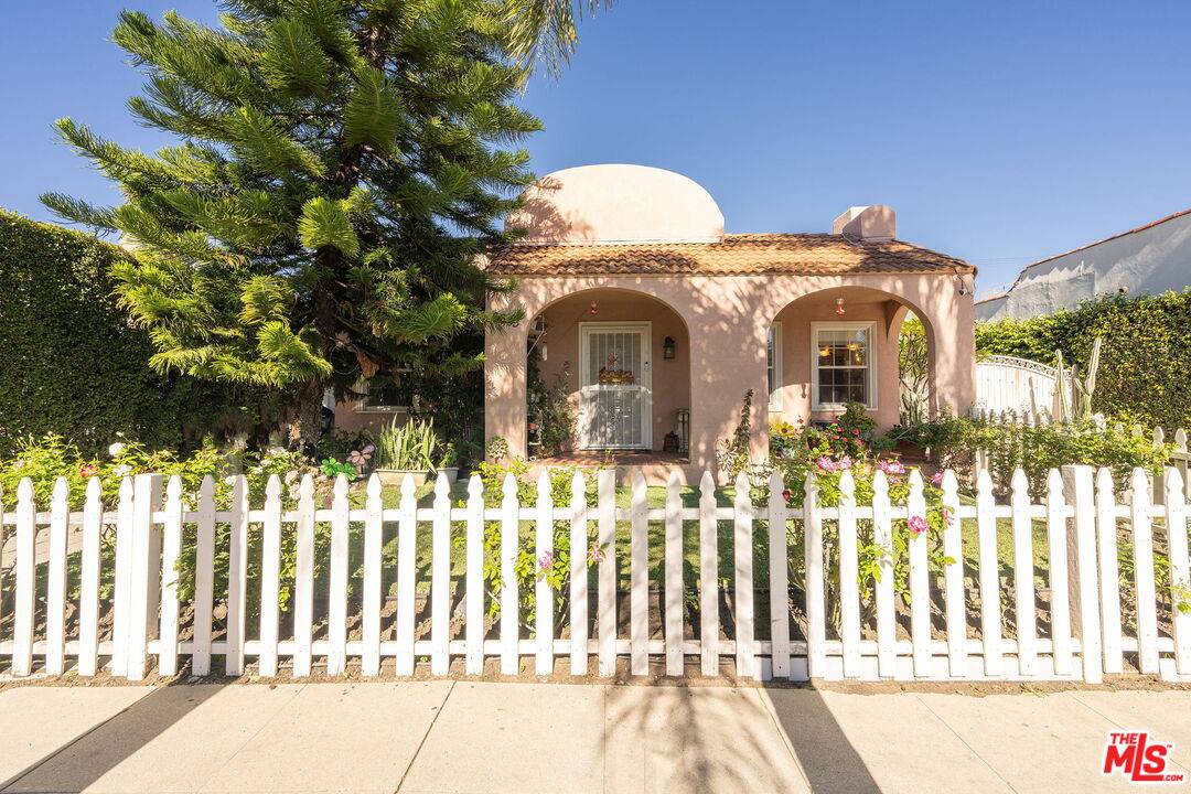 6603 Willoughby Ave 3BR Hancock Park La