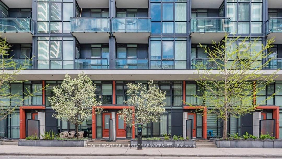 Executive 2 1 Bed 3 Bath Townhome with Street Entry amp ; Private Double GarageRare executive townhome in the heart of City Centre, located in Park Residences at Parkside Village ...