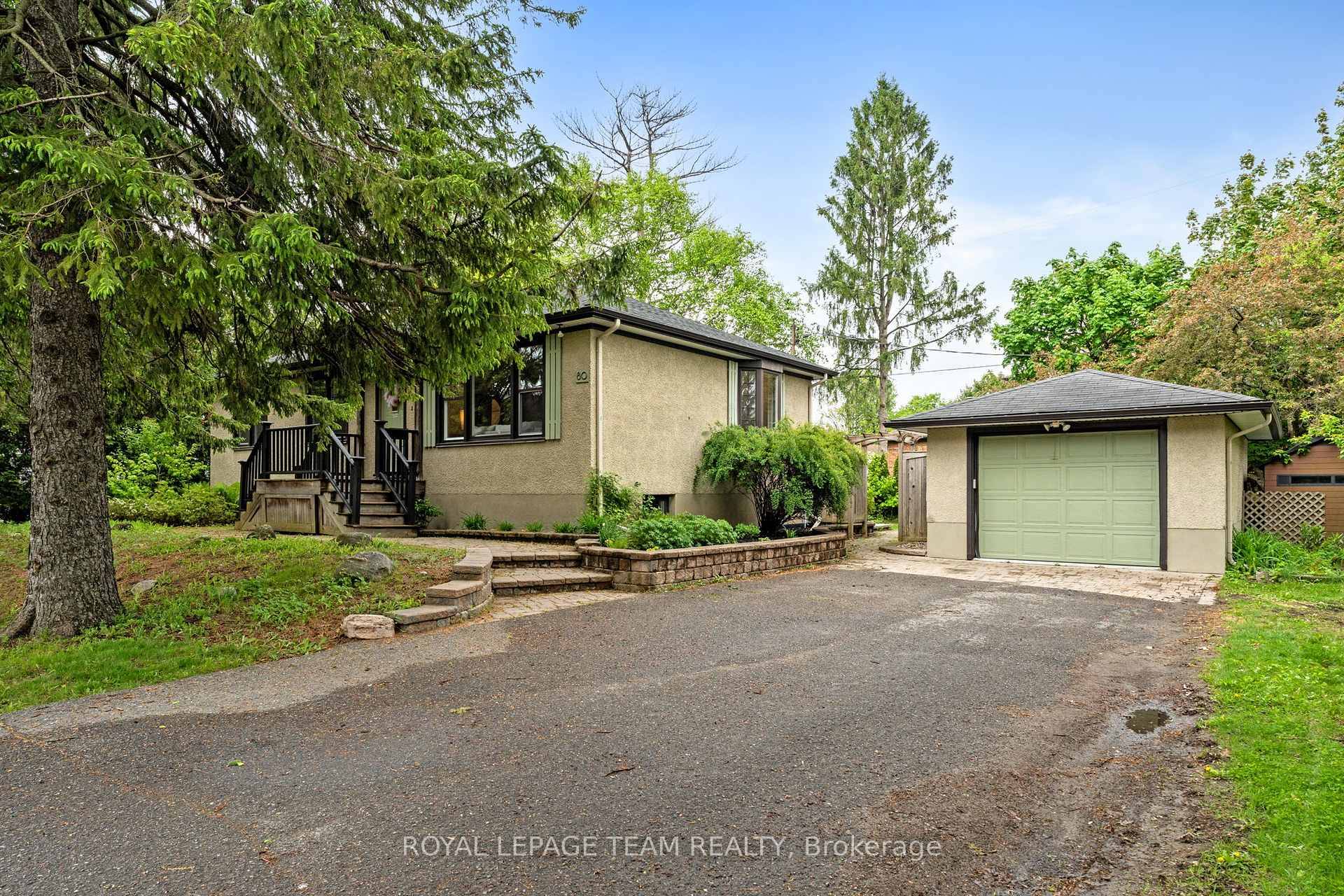 Amazing freshly painted Bungalow offers 100 x 90 Lot 3 2 Bedrooms, 2 Bathrooms.