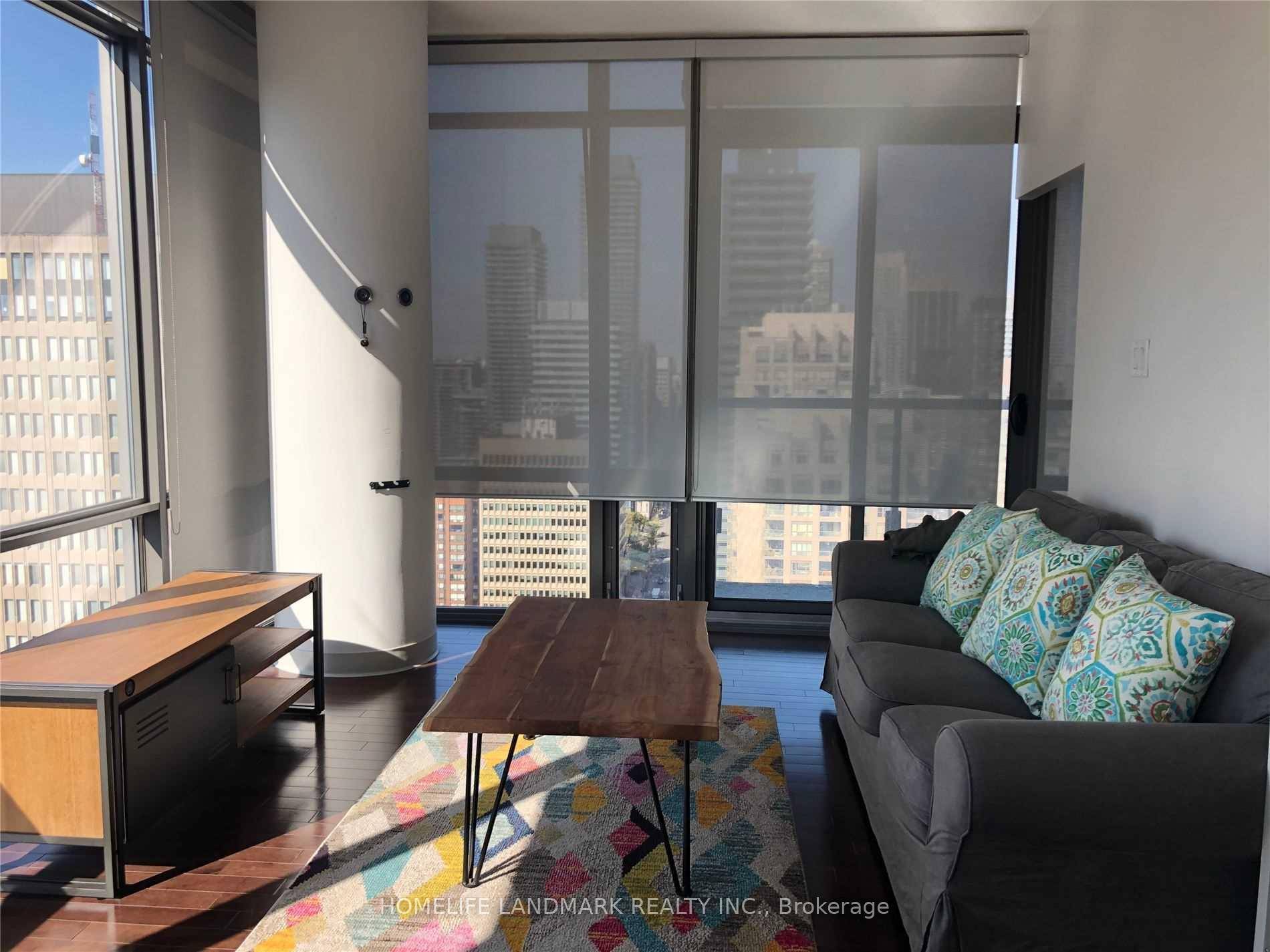 Bright and spacious 2 Bedroom Den 857sqft condo with fantastic layout.