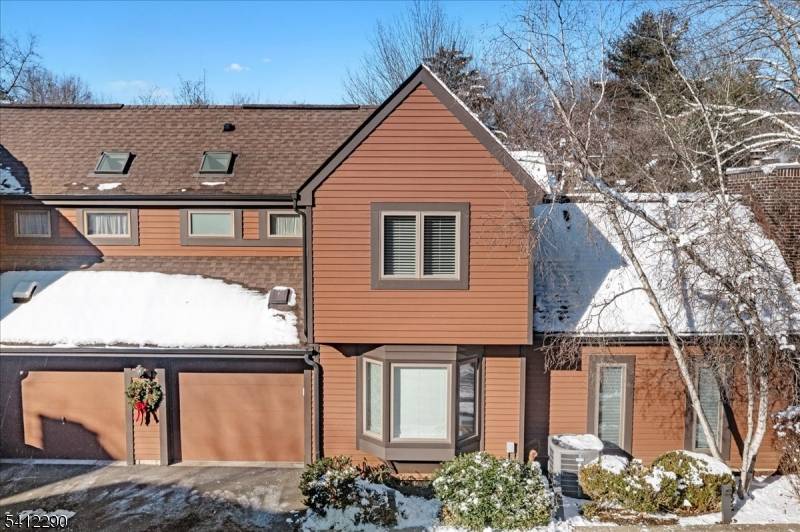 LAST TIME TO STOP BY TODAY 4 6 OFFERS DUE TONIGHT MARCH 8, 8PM Beautiful 2 bedroom, 2 1 2 bath home in The Ridge community of Basking Ridge, NJ ...