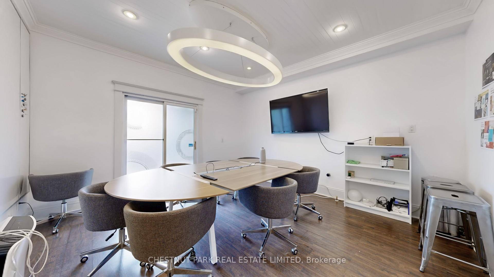 LIVE WORK RENTAL INCOME Flexible Space Experience the ultimate blend of work, office, and home life in this beautifully restored Victorian semi detached residence, ideally positioned on a quiet private ...