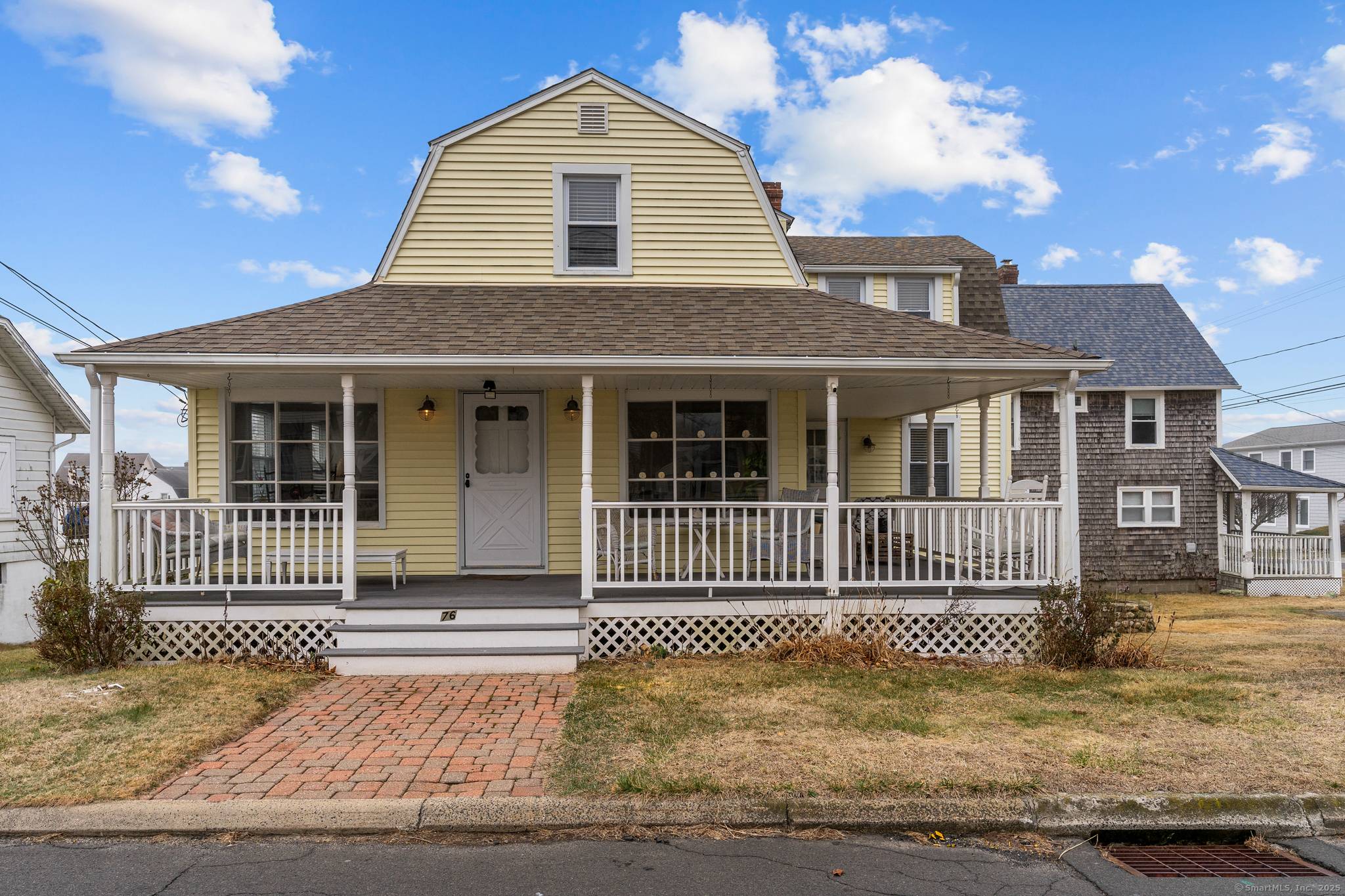 Excellent opportunity to own this charming 1920 Colonial, just a short walk from the ocean !