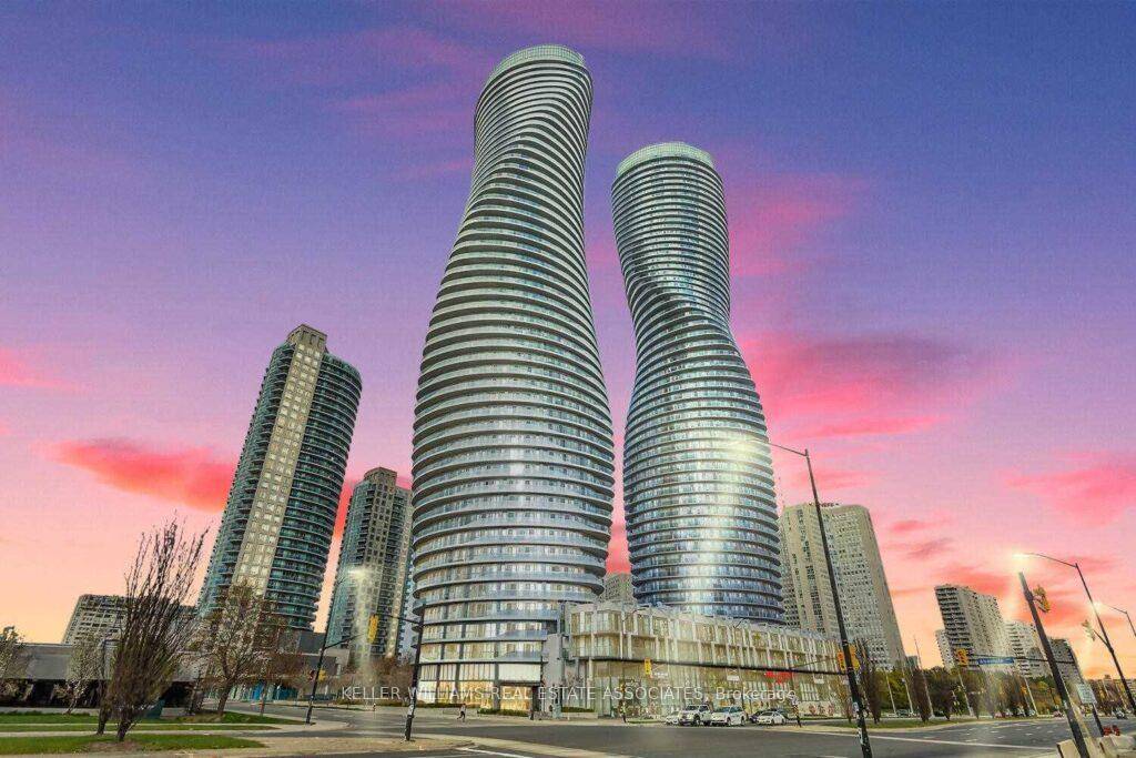 Live in the sky at the iconic Marilyn Monroe Towers in the heart of Mississauga !