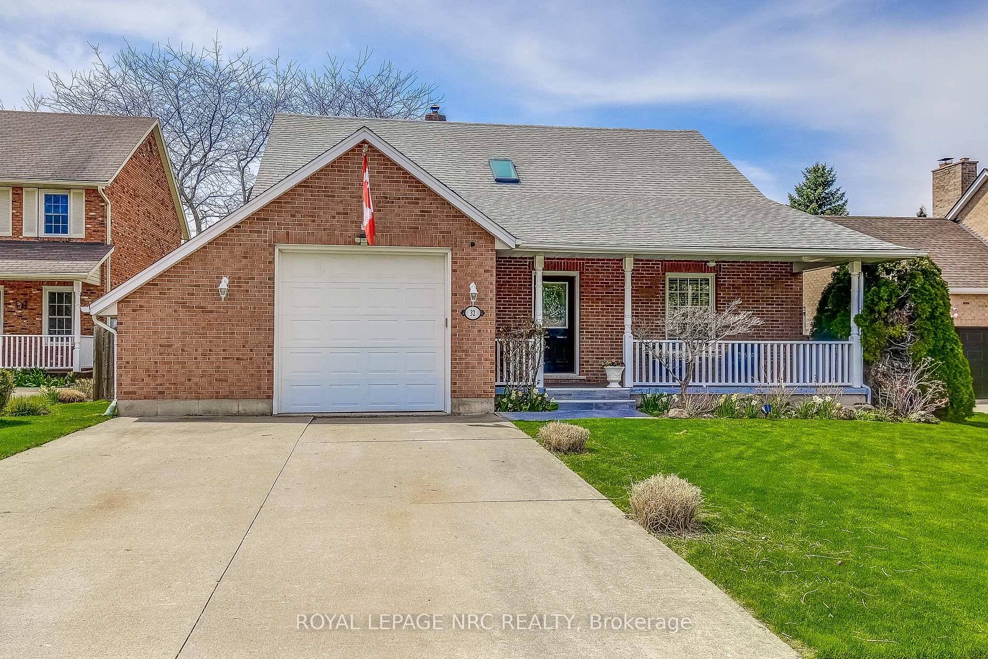 Discover a perfect blend of elegance and functionality in this beautifully crafted traditional brick 1.