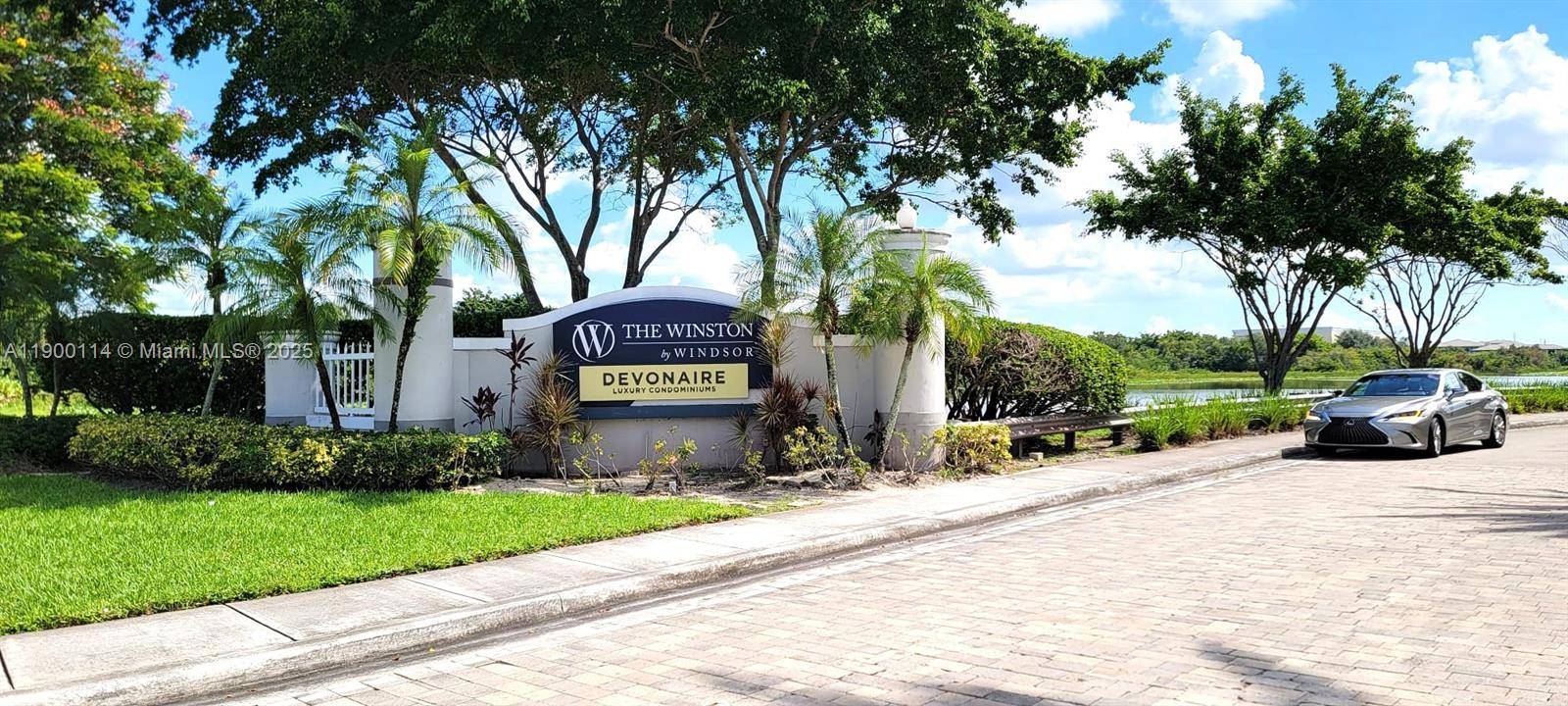 Great spacious 3 bedroom 2 bath unit in Pembroke Pines biggest 3 2 floorplan freshly painted.