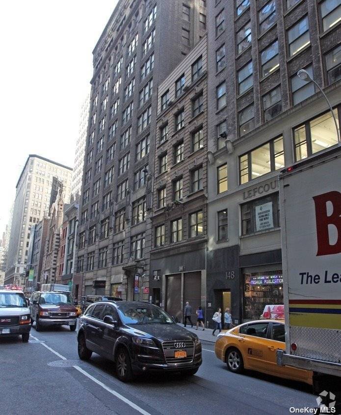 144 W 37th Street, New York, NY 10018