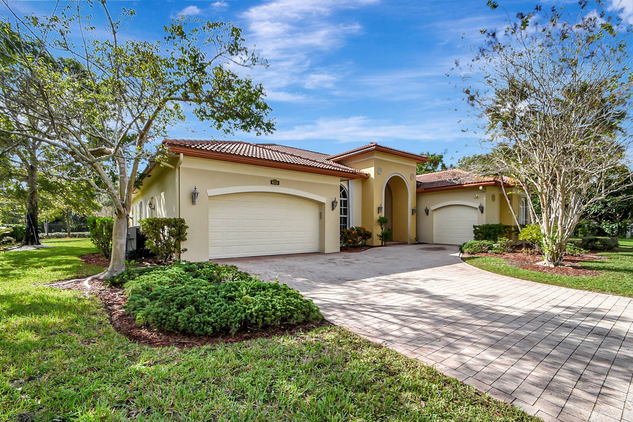 Welcome to. this amazing one story estate home !