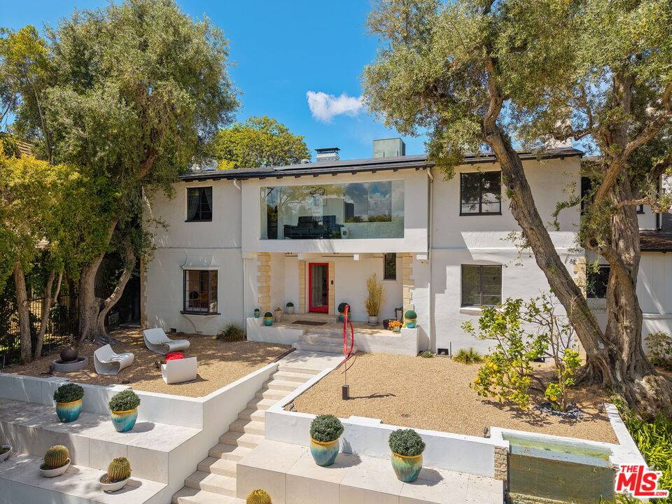 1323   Club View Dr 6BR Westwood La
