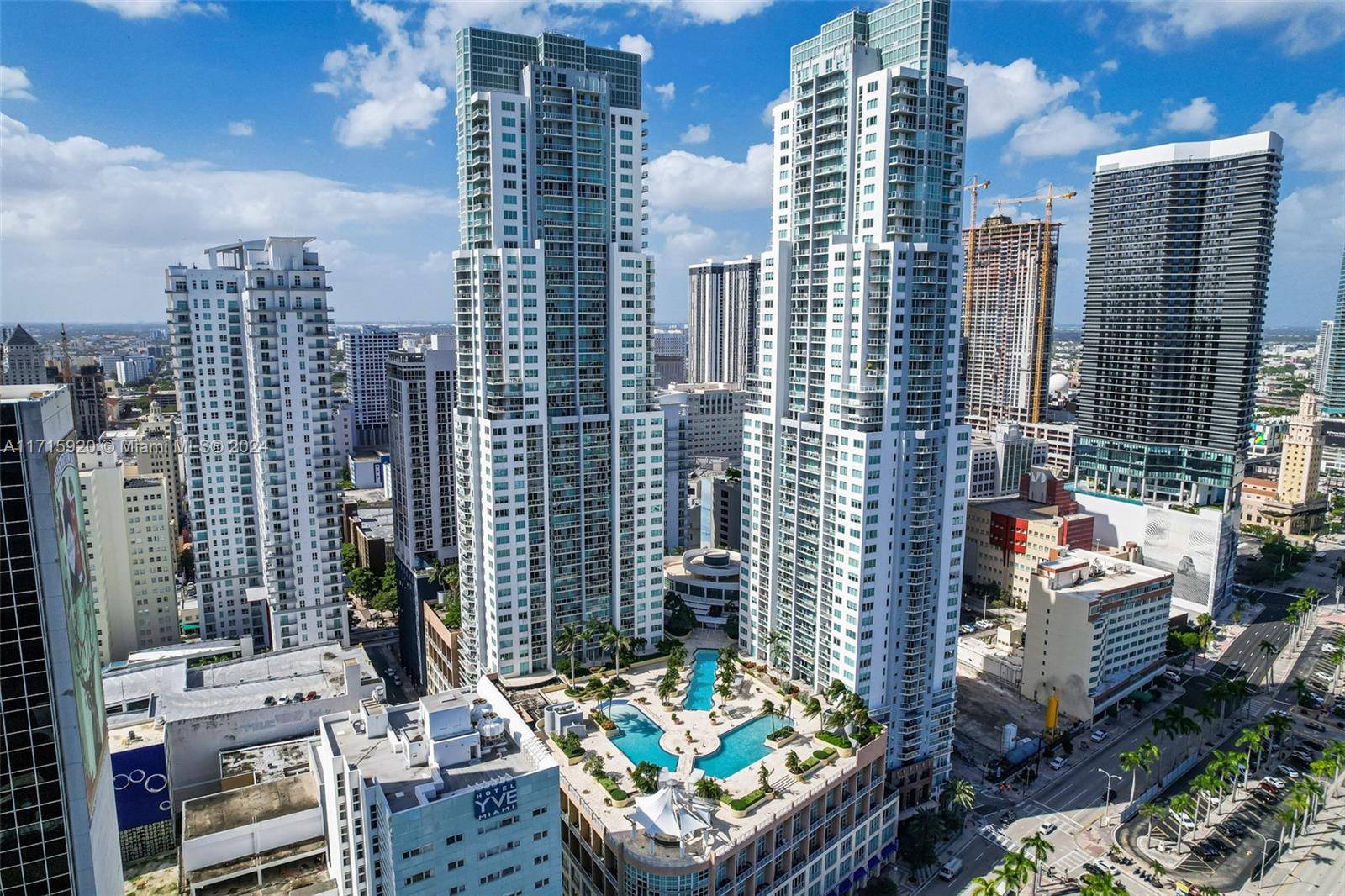Experience the urban living with one of only 18 exclusive lofts in downtown Miami.