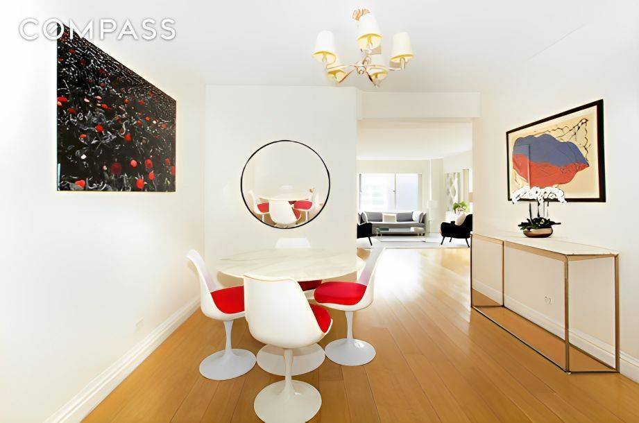 This modern and spacious 1 bed, 1 bath with open city views is the perfect setting for your new Manhattan home.