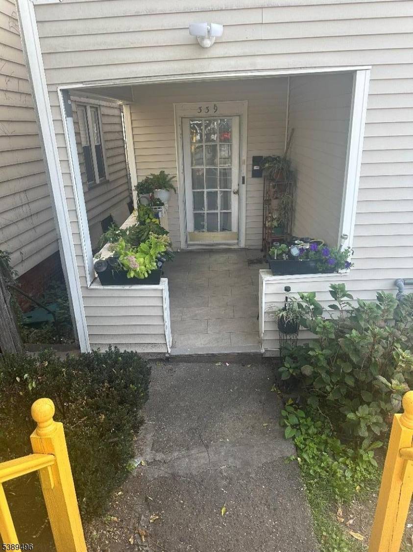 This spacious multi family home 2 Units built in 1930, offers 6 bedrooms and 2 baths.