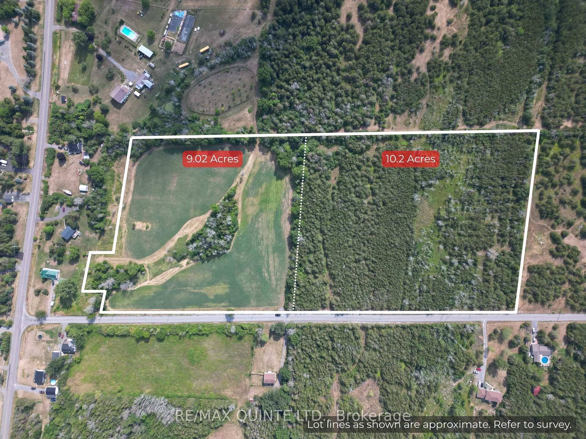 Welcome to Hay Bay, your rural retreat conveniently located in the municipality of Greater Napanee, 15 minutes into town, 30 minutes to Kingston, and 2 hours to Toronto.