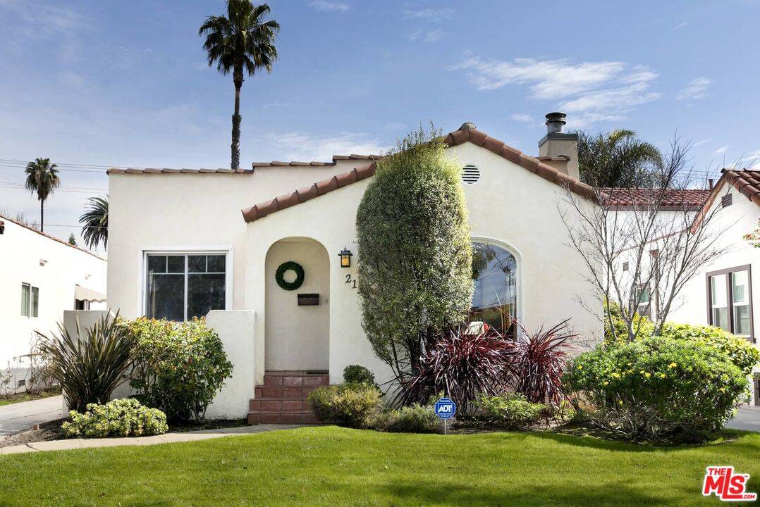 2138 OVERLAND AVE 3BR La