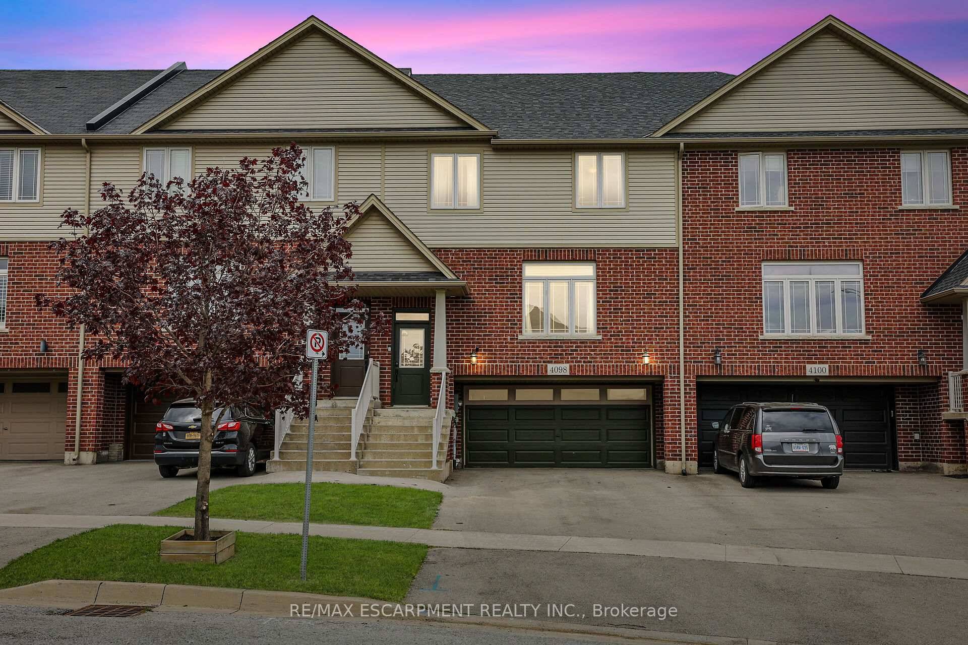 Welcome home to 4098 Cassandra Drive in Beamsville presenting a harmonious blend of rural tranquility and modern living making this home an attractive location for families, professionals and retirees alike.