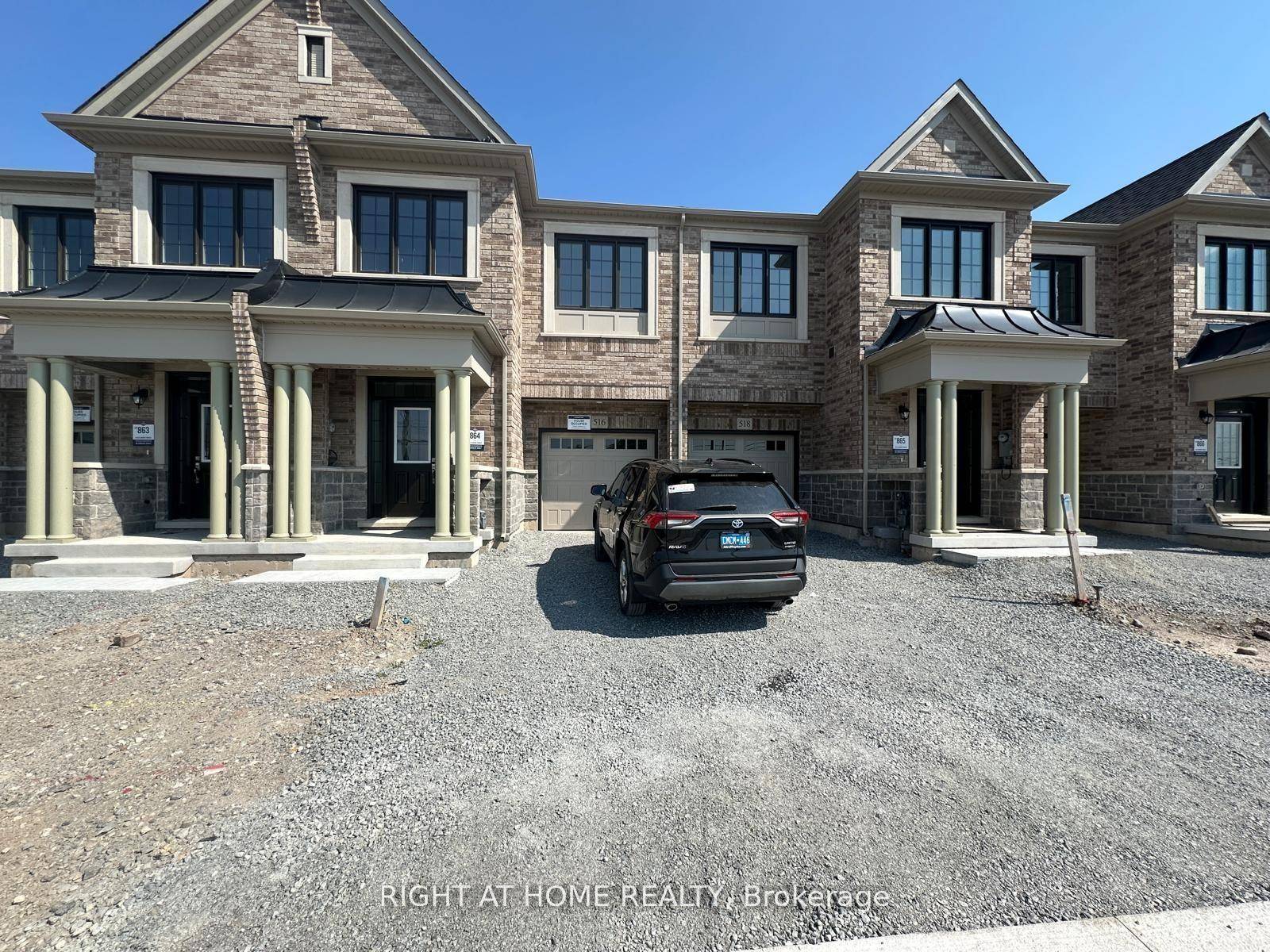 Only 2 years old over 2000 Sqft 4 bed 4 bath townhome built by Great Gulf Homes.