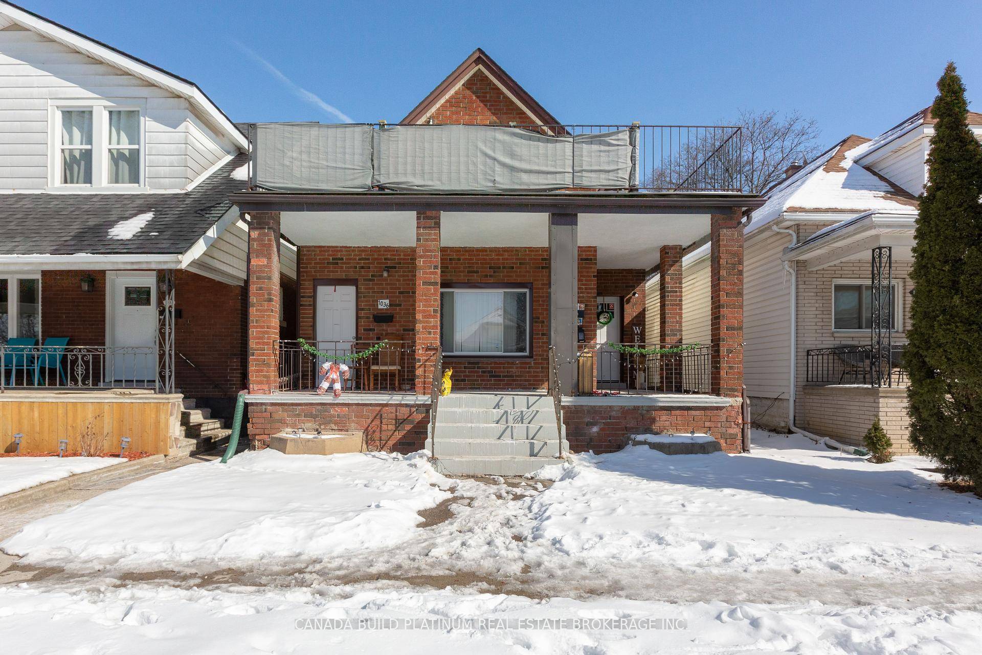 Fully Legal Duplex in the Heart of Walkerville !