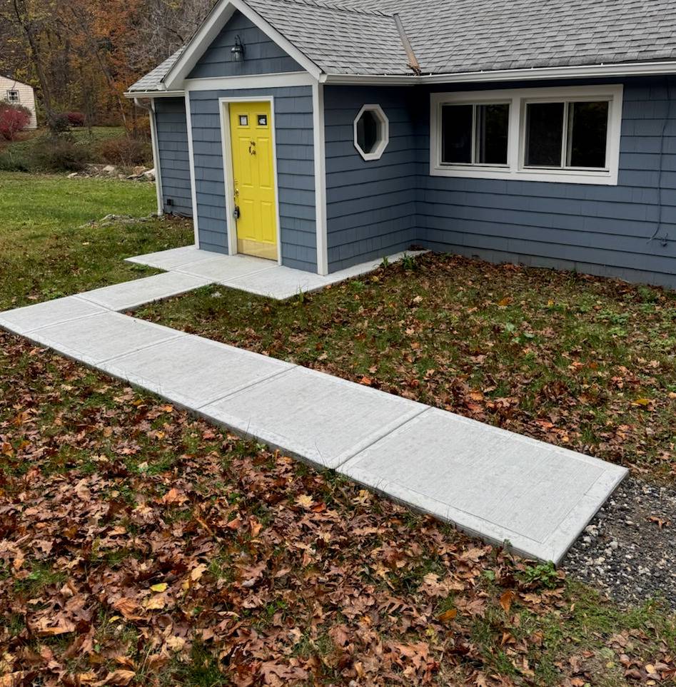 Nestled less than 2 miles from New York and just moments from the beautiful Richter Park Golf Course, this charming Cape Cod home offers the perfect blend of convenience and ...