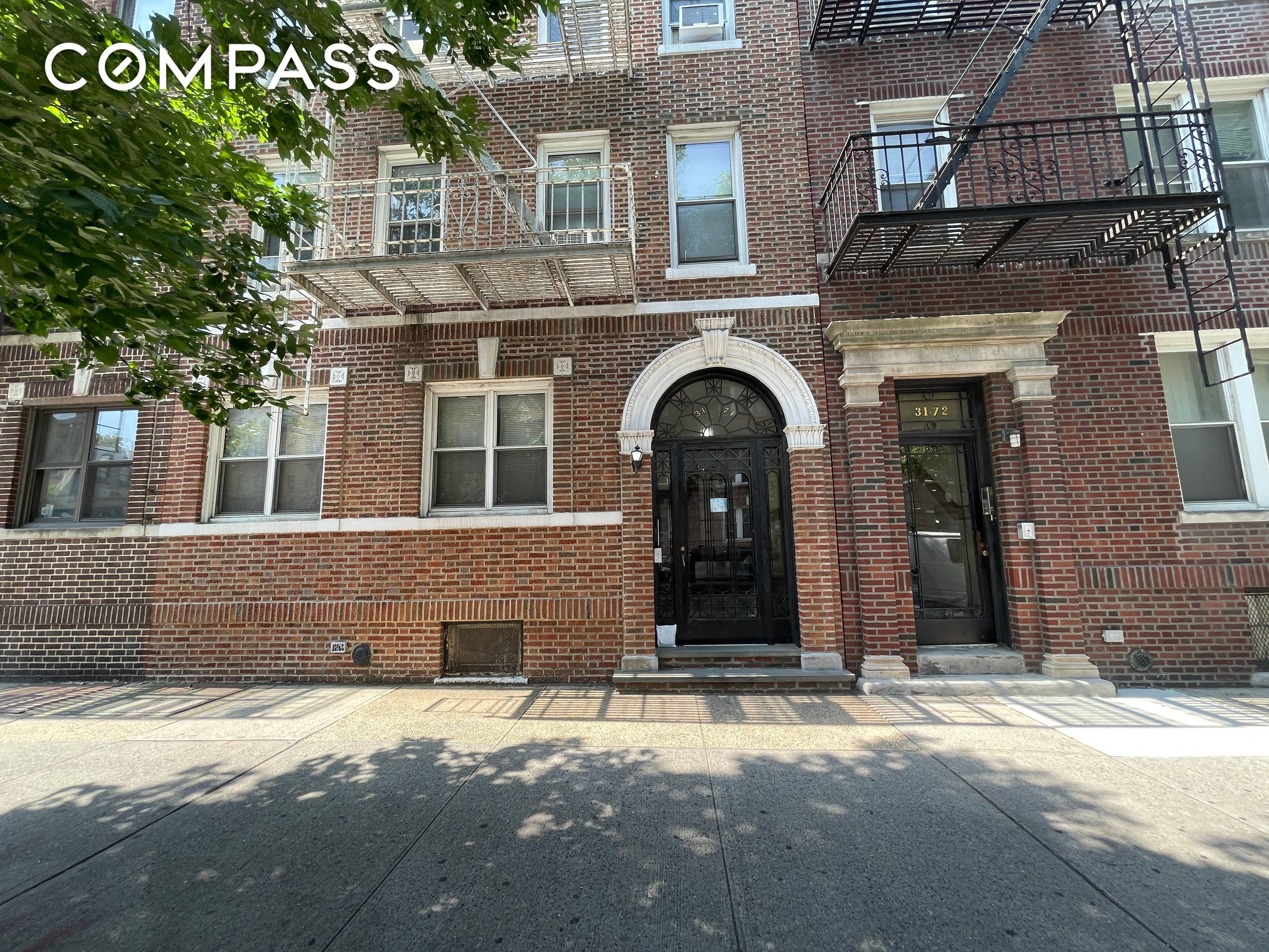 PRIME LOCATION ! Investor's Dream excellent income potential.