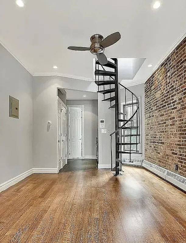 Newly Renovated building in Gramercy !