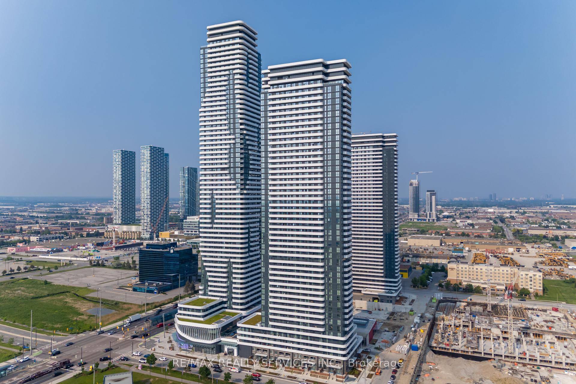 Modern 2 Bedroom Condo for Lease Prime Vaughan Location, Welcome to your brand new rental opportunity at Festival Condos, located at Highway 7 and Highway 400 in the heart of ...