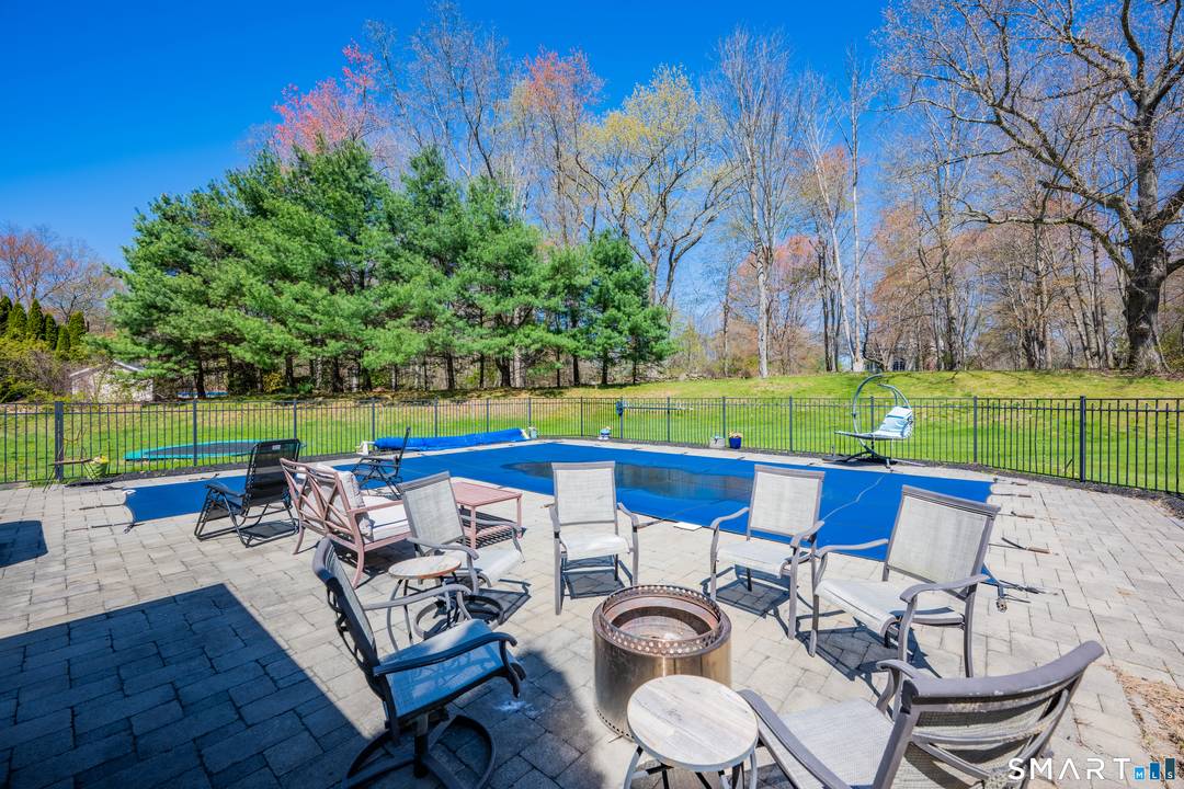 Nice 4 Bedroom 3. 5 Bathroom home on quiet Cul de sac in desirable Burlington !