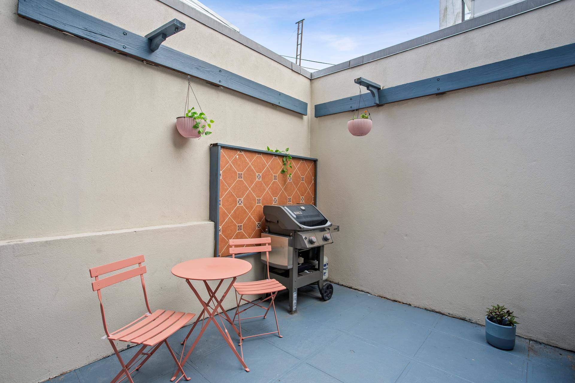BACK ON MARKET ! ! NEWLY RENOVATED FLOORS !
