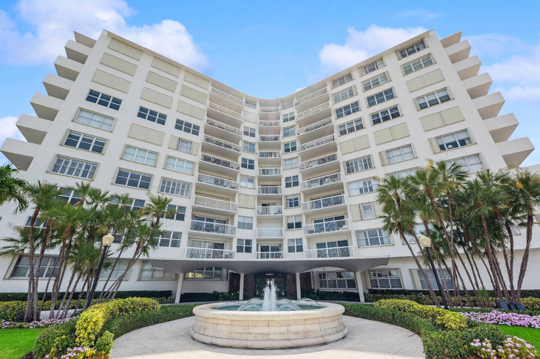 Beautiful Intracoastal views in this Bright and open 2 2 gated Portofino condo on the Intracoastal !