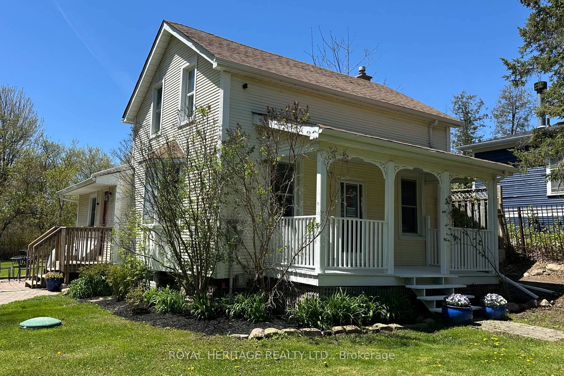 Located in the rural Hamlet of Claremont this welcoming century home is perfect for those who want to live in a natural setting while being conveniently located near Pickering, Whitby, ...