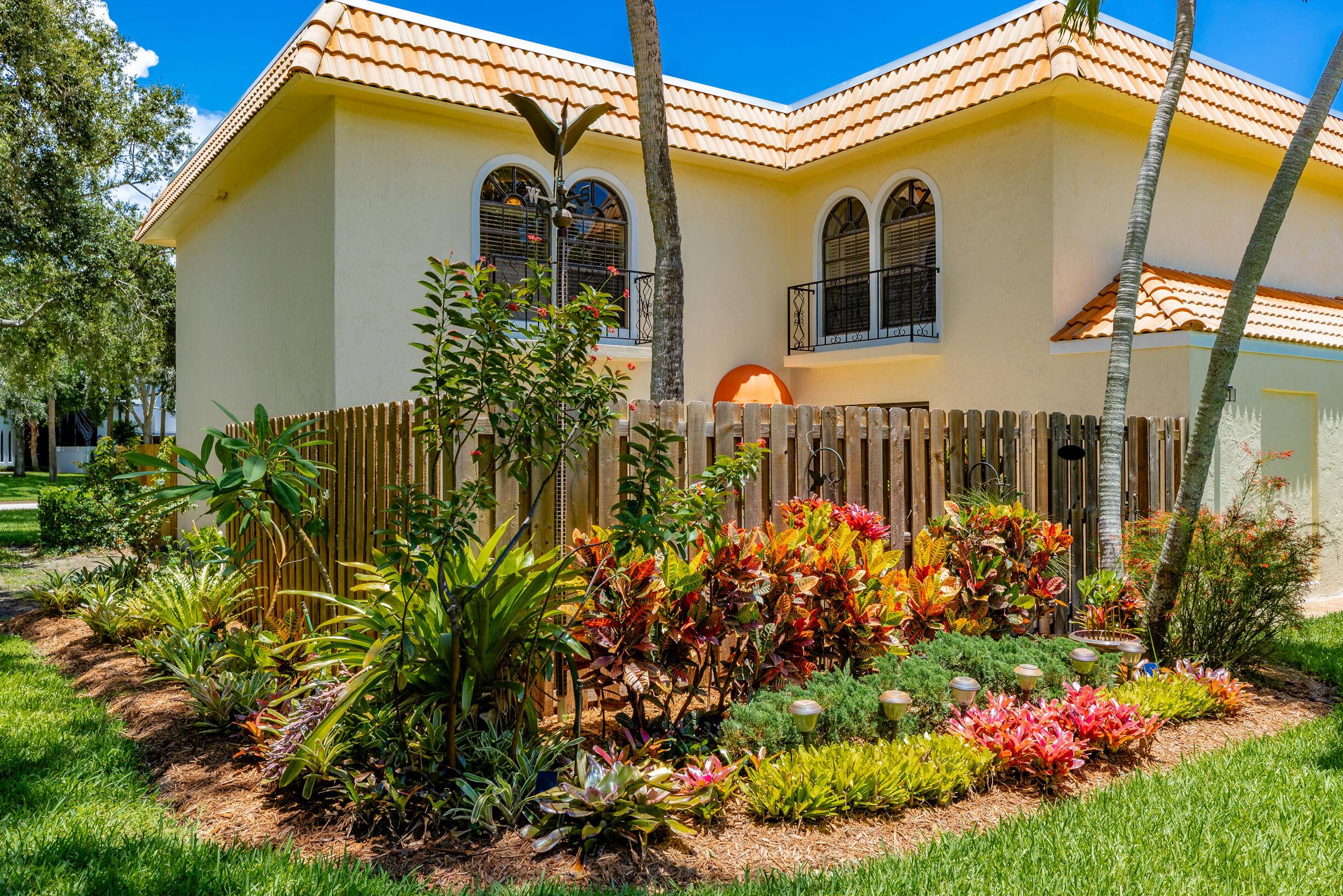 Searching for an affordable property within walking distance to downtown, you've JUST found a RARE OPPORTUNITY.
