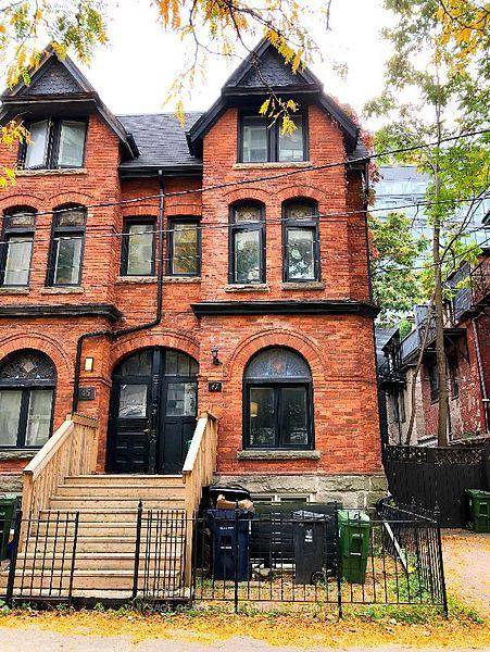 Great Opportunity For Condo Alternative Living In Highly Sought After Queen St West, With A Walk Score amp ; Transit Score Of 100 !