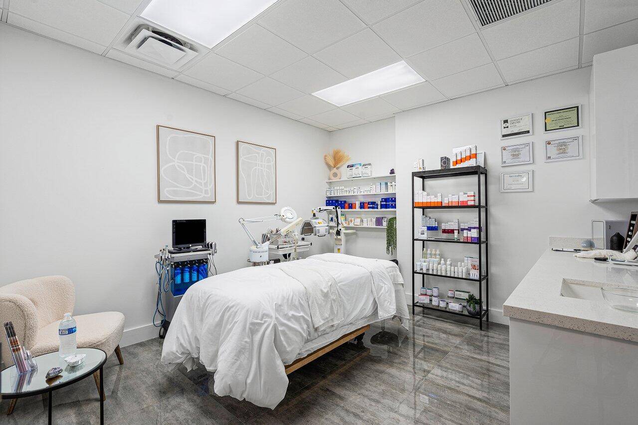 Boca Premier Salon Suites now available in East Boca !