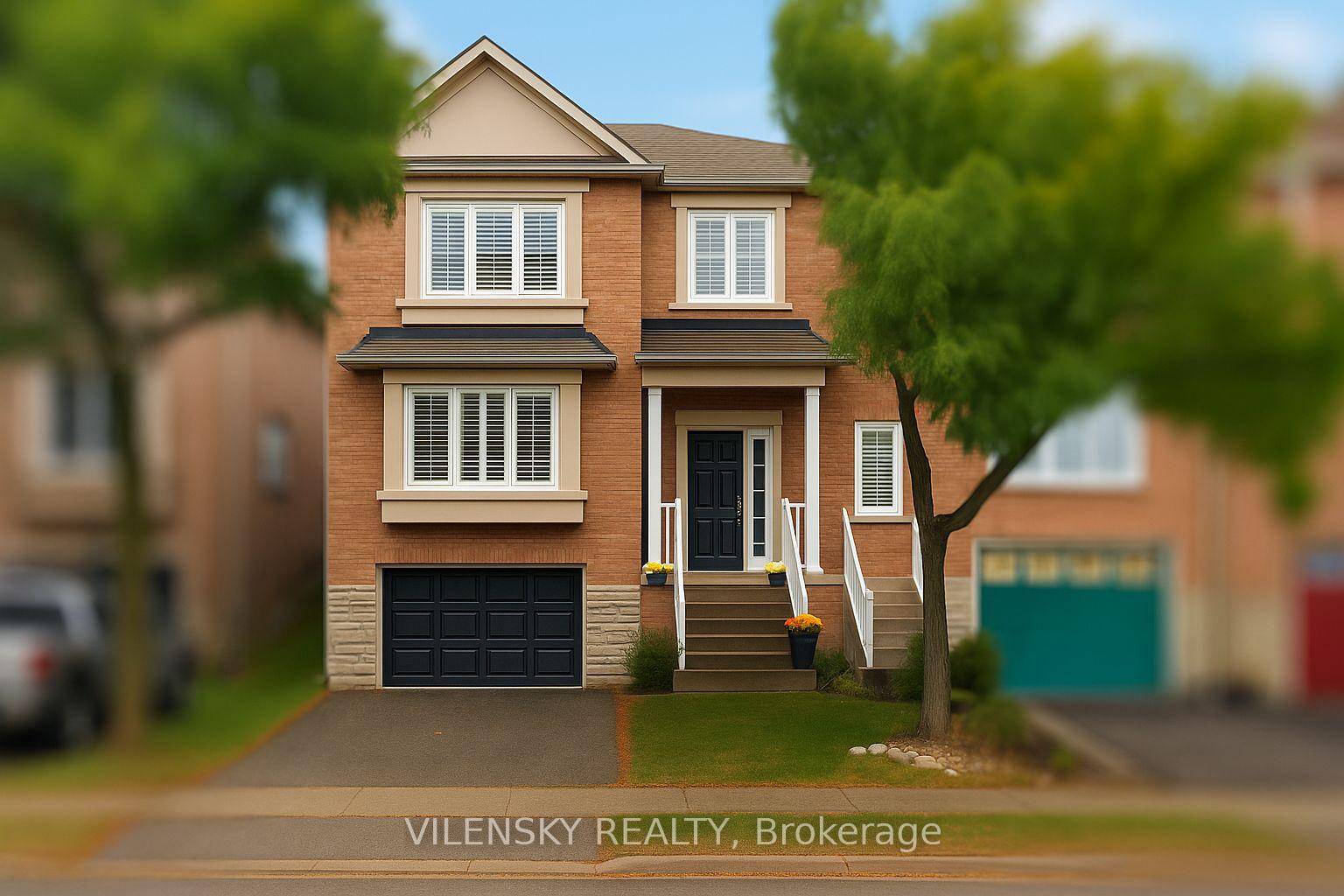 Charming Townhome In Of The Most Prestigious Neighbourhood Of Dufferin Hill !