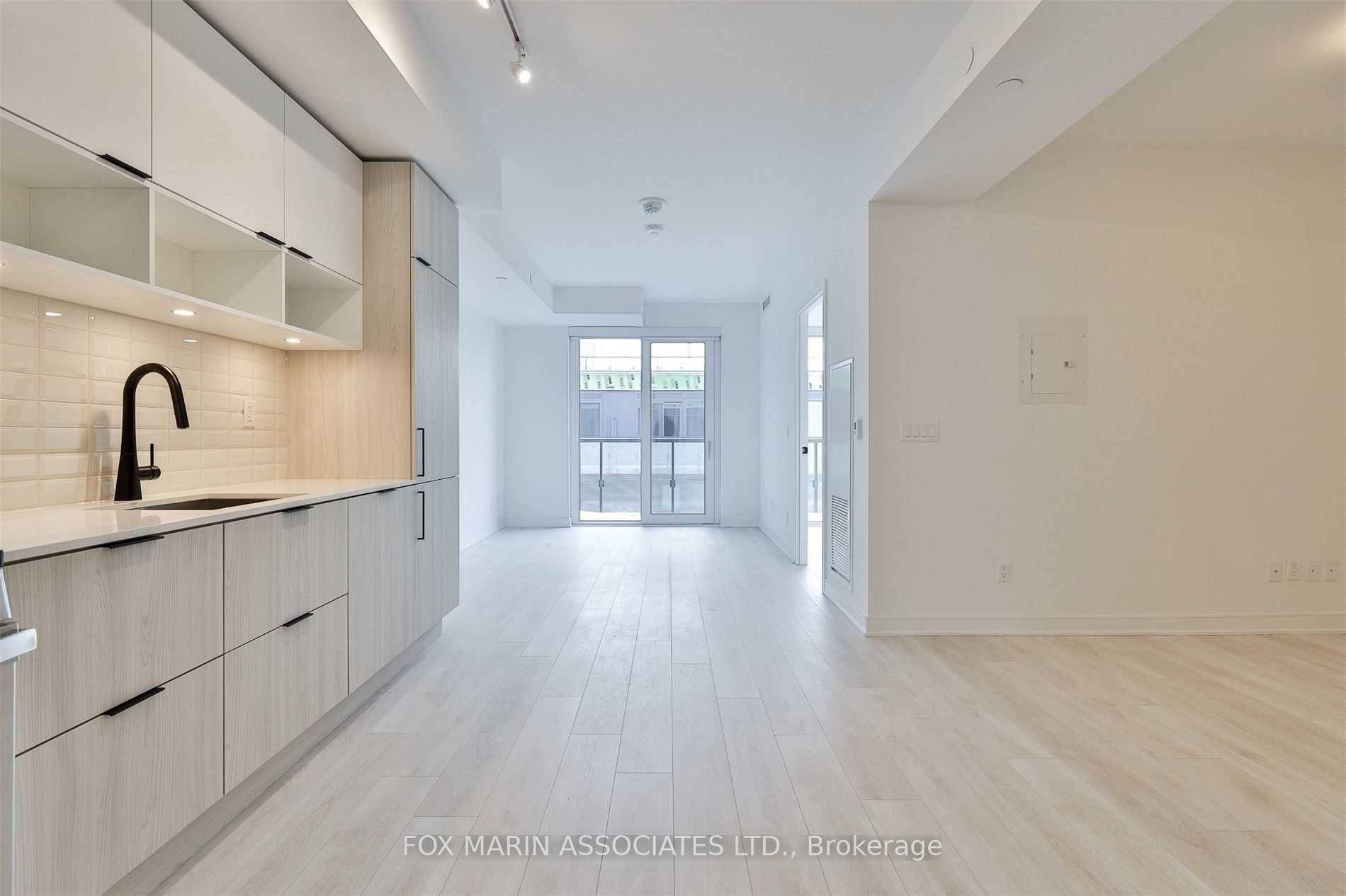 Fall in love with this beautifully designed 1 bedroom den, featuring contemporary finishes, floor to ceiling windows, the perfect home office den, and a generous terrace ideal for outdoor lounging ...