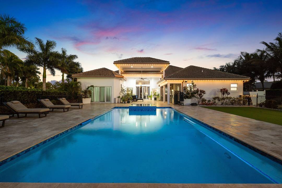 Welcome to an extraordinary Single Story residence nestled on a 1.