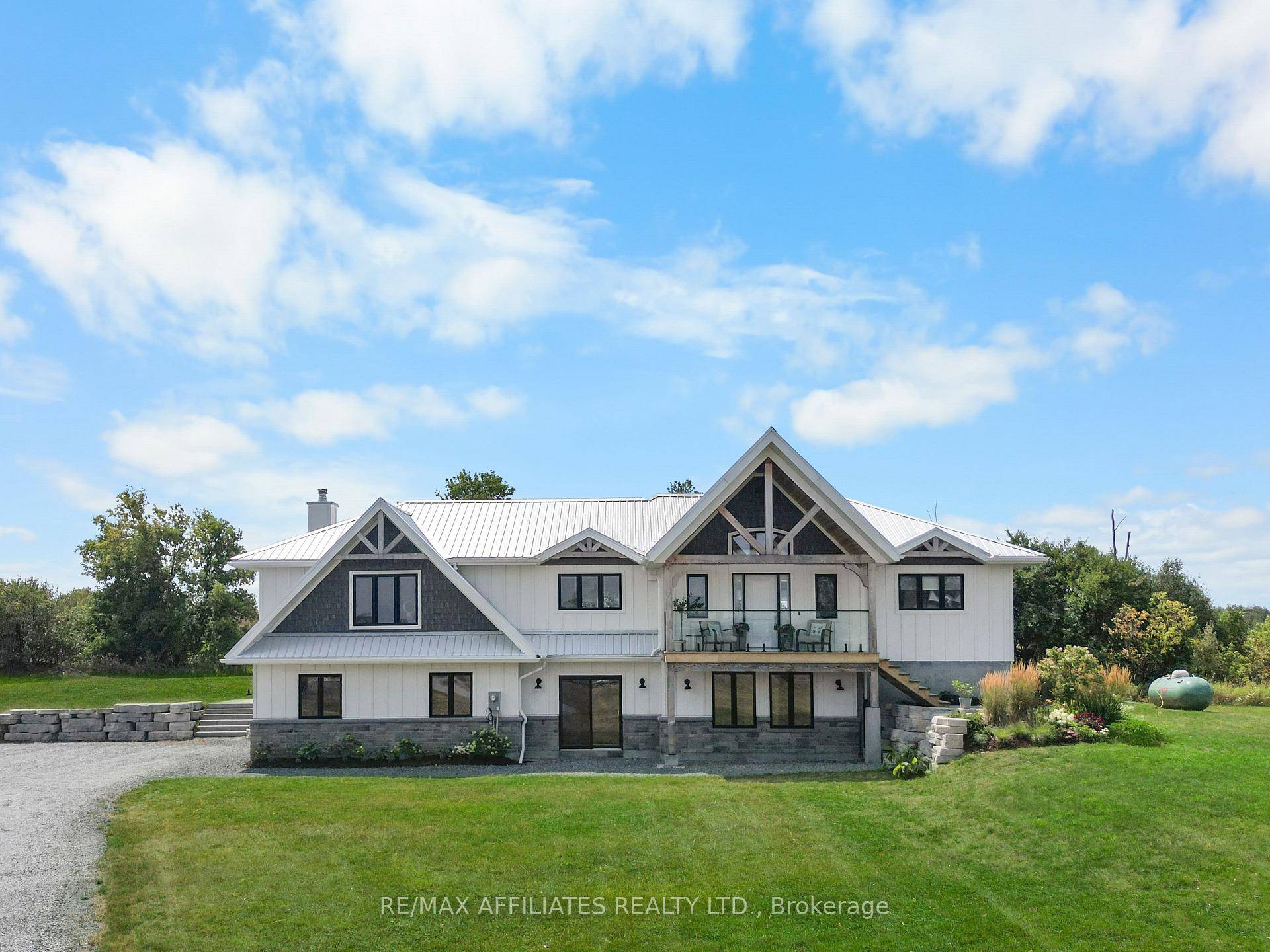 Welcome to 205 Westar Farm Way !