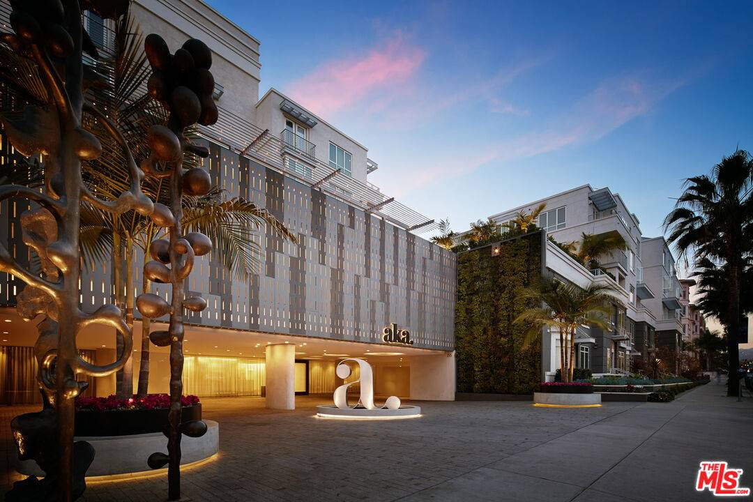 155  N Crescent Dr 1.0 Beverly Hills Post Office | B.H.P.O. LA