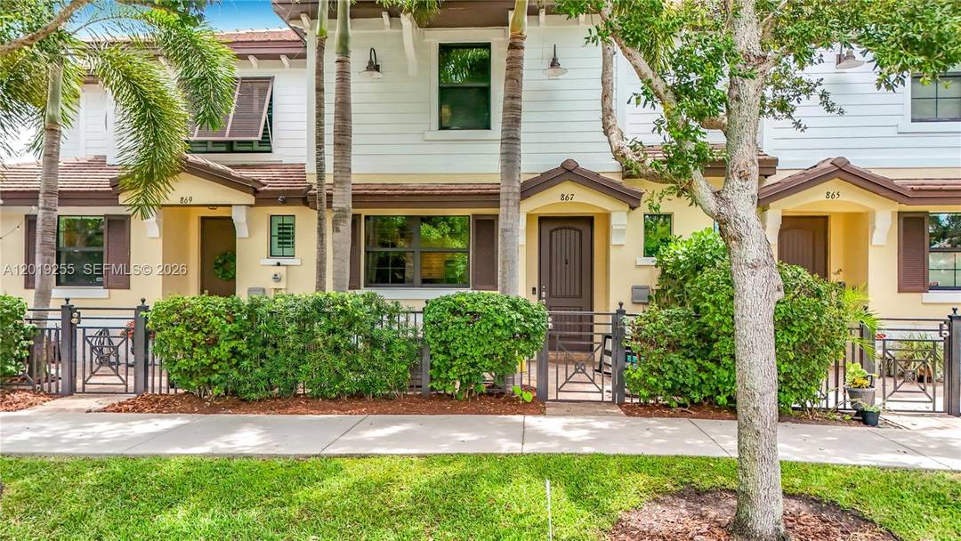 Rarely available turn key townhouse located in highly desirable Pompano Beach !