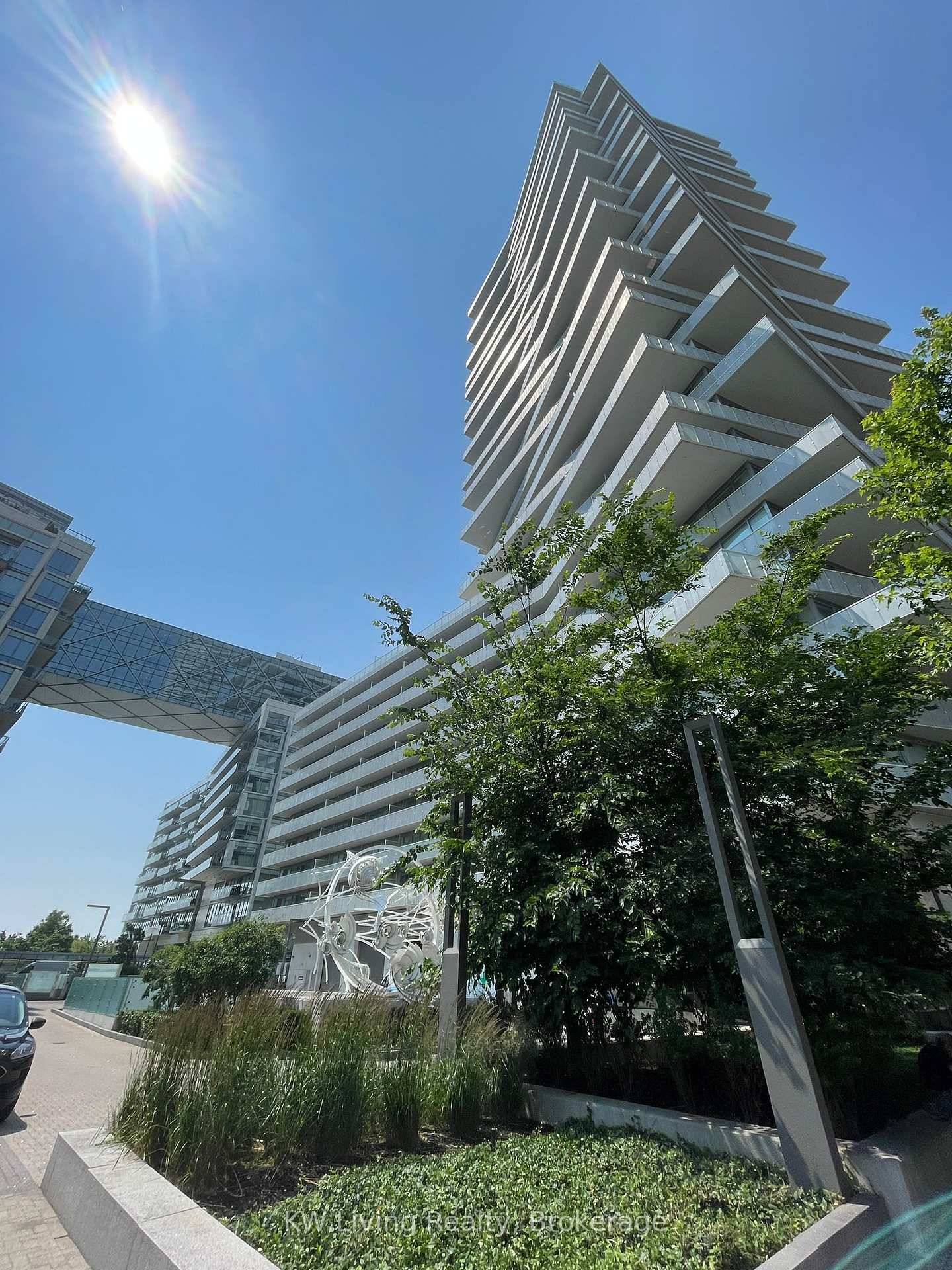 Experience luxury waterfront living at the Pier 27 Residence !