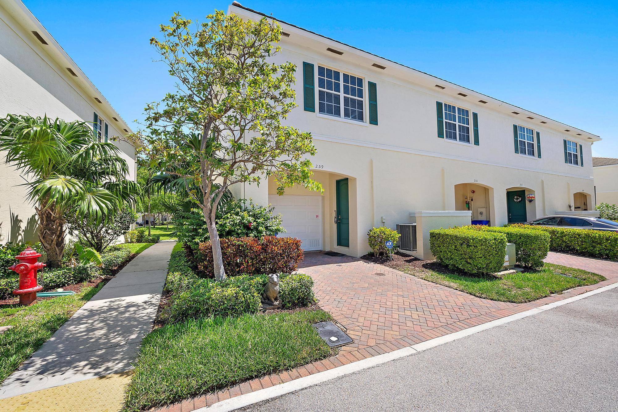 20K Price drop ! ! ! ! ! Carefree living awaits you in Orchid Grove in this 3 bedroom, 2.