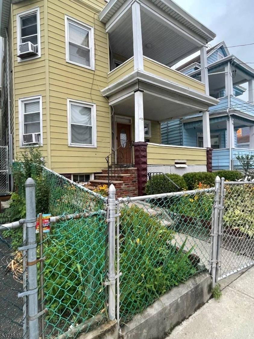 TRUE 3 FAMILY HOME WELL MAINTAINED BY CURRENT OWNERS OF 28 YEARS SEPARATE GAS ELECTRIC 2 HWH 2FURNACES OWNER OCCUPIES 2 3 FL TENANT ON 1ST FENCED LEVEL FRONT BACKYARD ...