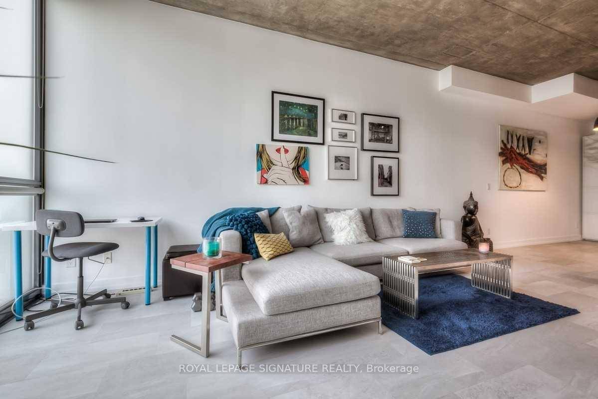 Live large in this bright 790sq.